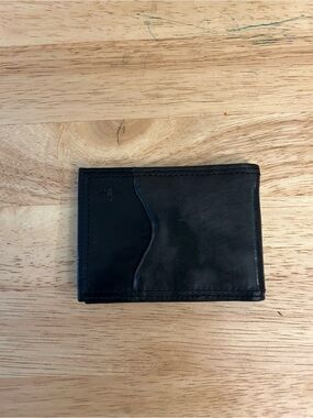 Dockers Genuine Leather Men's Slim Extra Capacity Bifold Wallet.